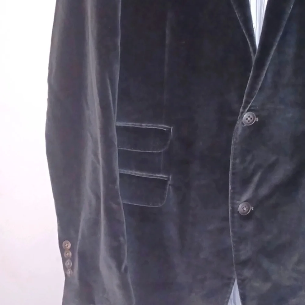 NEIMAN MARCUS Dark Olive Green Velvet Blazer, 42L - Picture 4 of 13